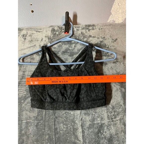 Lululemon Energy Sports Bra Black Camo Size 6 NO PADS - Picture 2 of 5